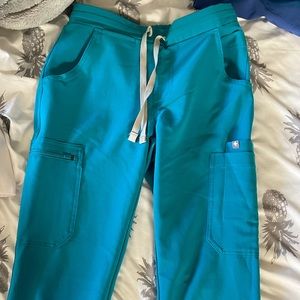 Figs Xxs teal yola pants & xs catrina top!